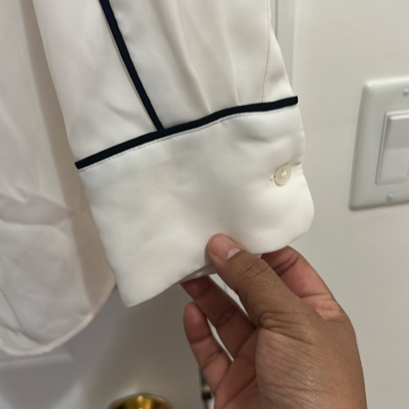 100% Poly Ann Taylor button down holiday blouse. Front bow - Picture 3 of 10